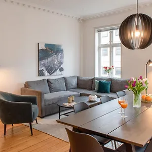 https://spacious-3-bedroom-apartment-in-the-heart-of-arhus.aarhushotels.net